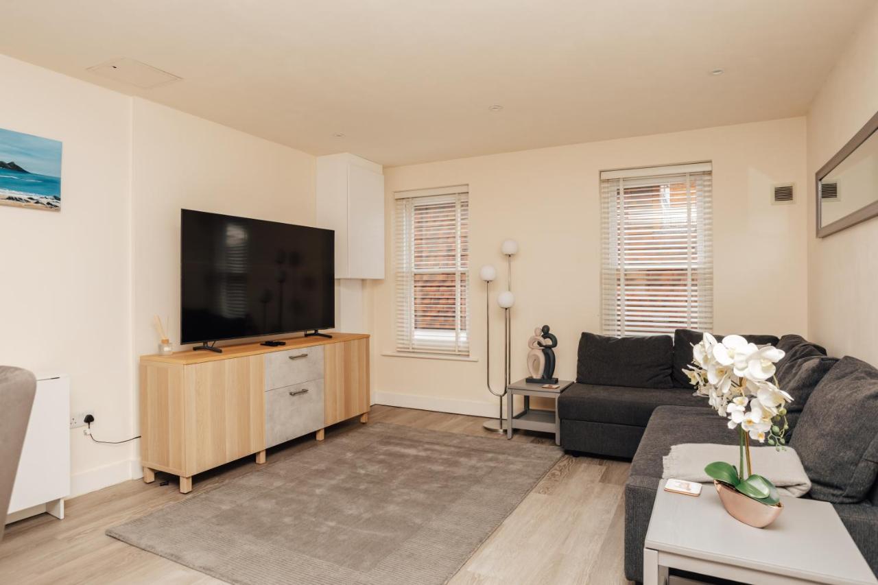 Henley Town Centre With Parking Apartment Bagian luar foto