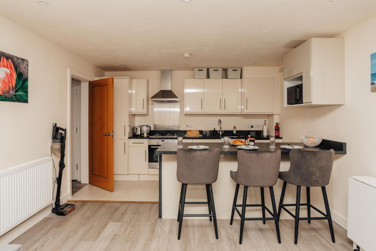 Henley Town Centre With Parking Apartment Bagian luar foto