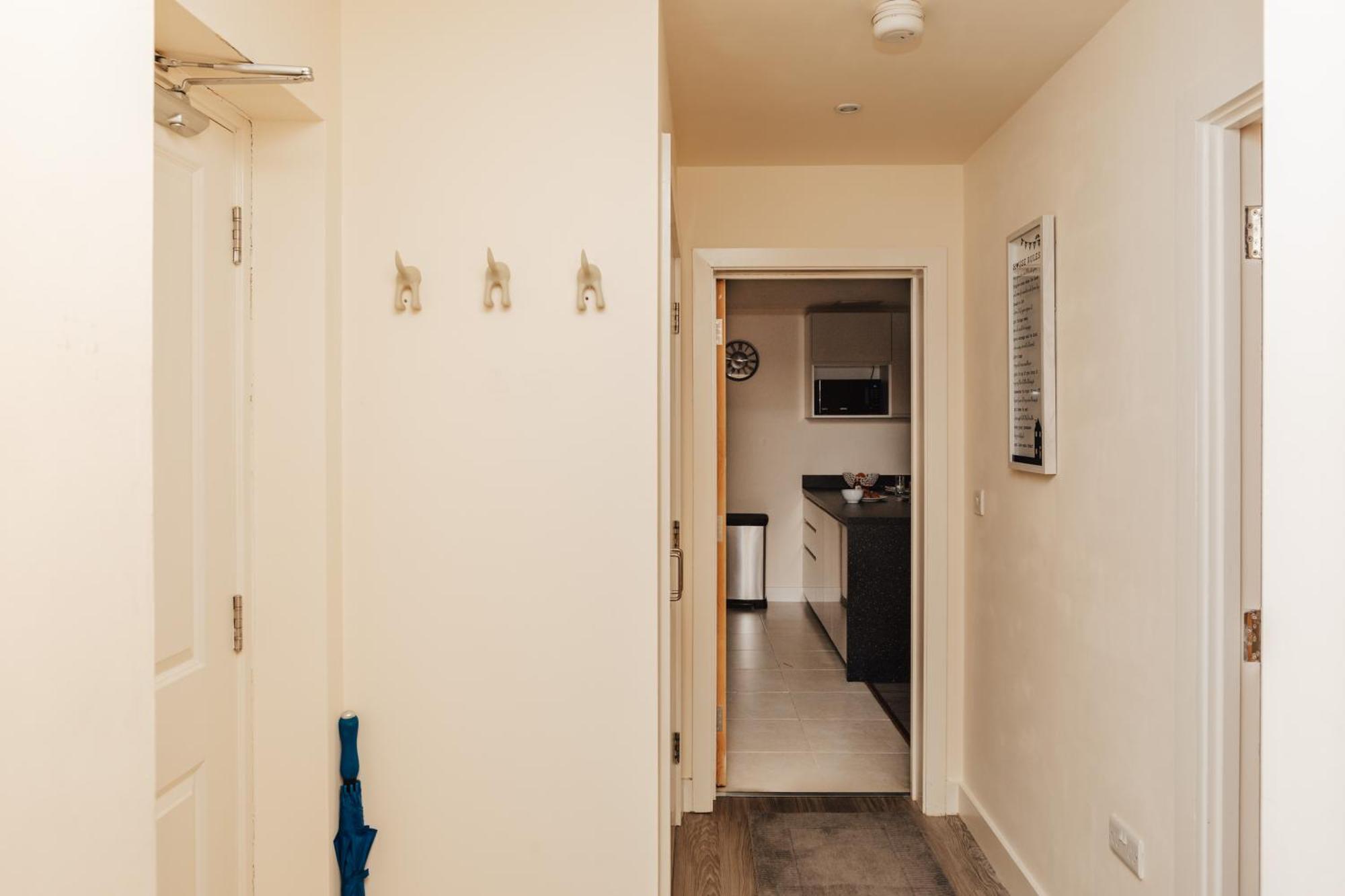 Henley Town Centre With Parking Apartment Bagian luar foto